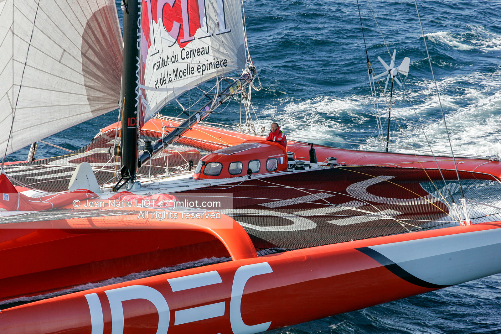 FRANCIS JOYON A L'ENTRAINEMENT SUR IDEC