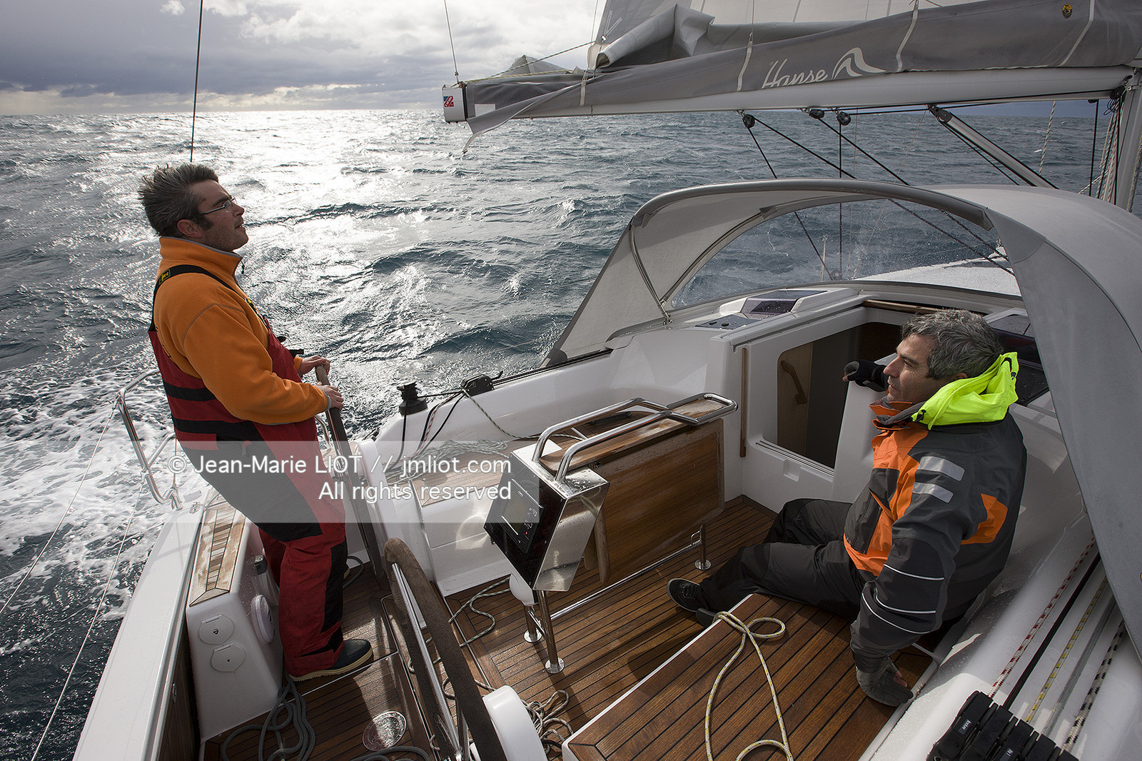 VOILE MAGAZINE - 100 MILLES A BORD