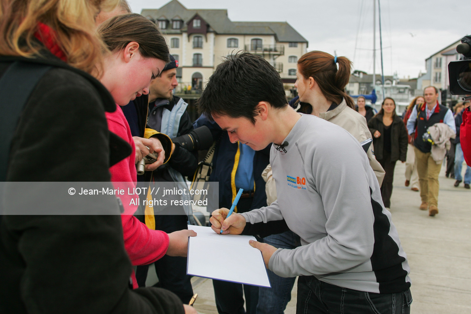 ELLE MACARTHUR - RECORD DU TOUR DU MONDE EN SOLITAIRE