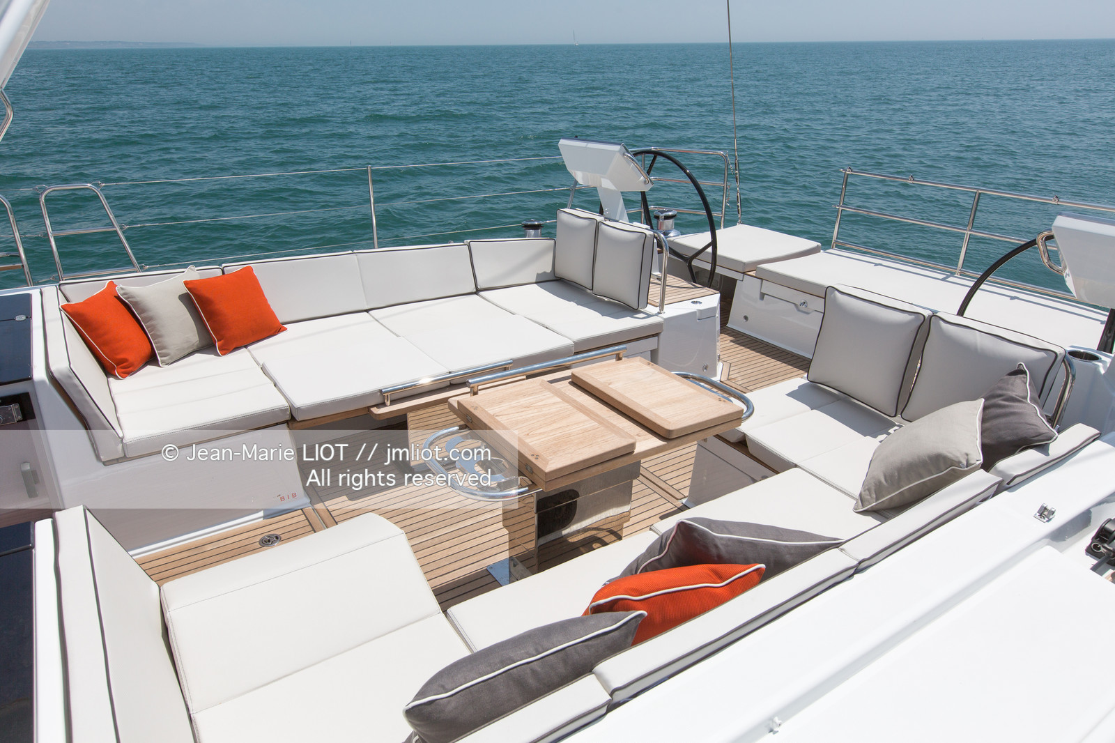 OCEANIS YACHT 62