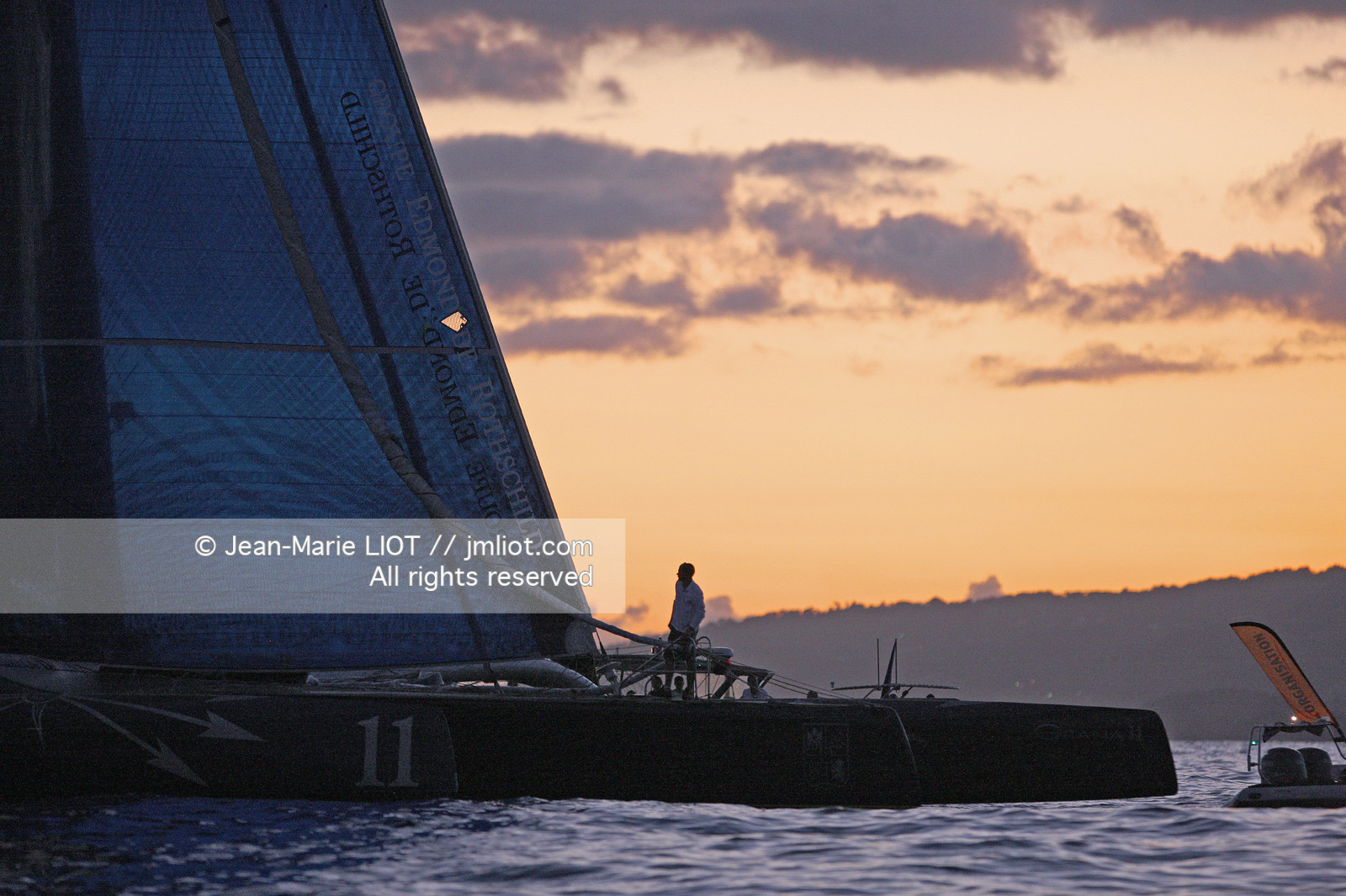 ROUTE DU RHUM 2010 - ARRIVEE YANN GUICHARD