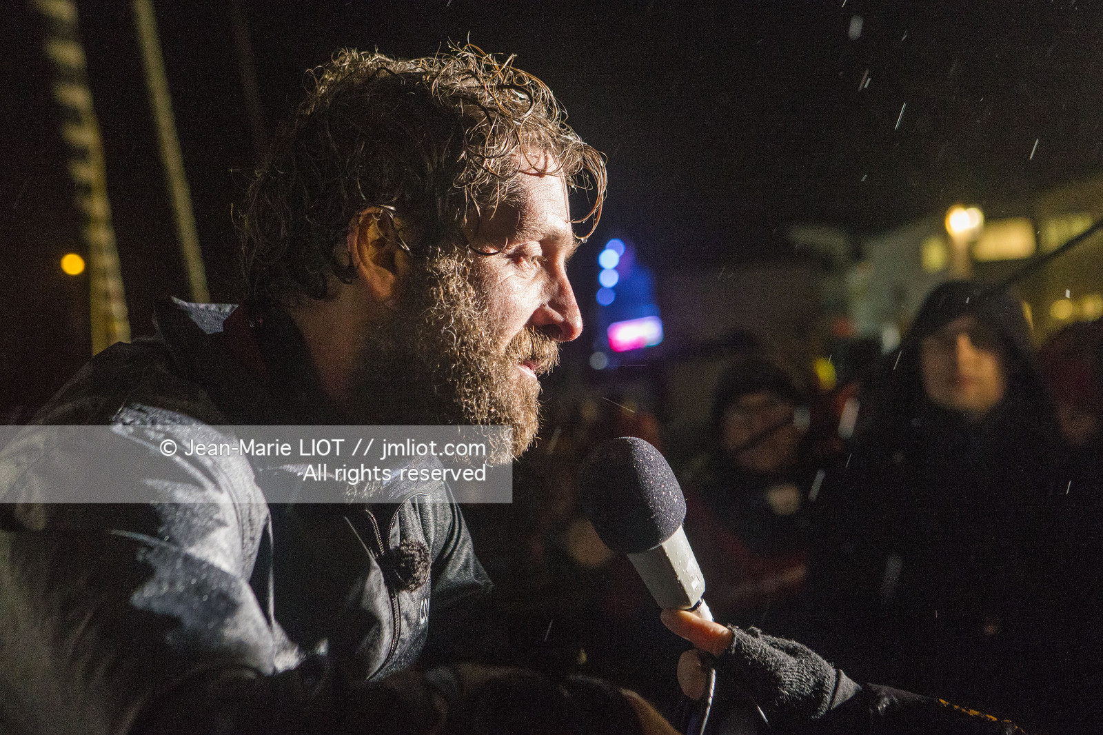 VENDEE GLOBE 2016-2017 - ARRIVEE ERIC BELLION - COMME UN SEUL HOMME