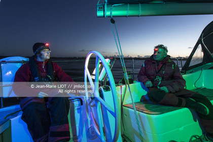 VOILE MAGAZINE - 100 MILLES A BORD