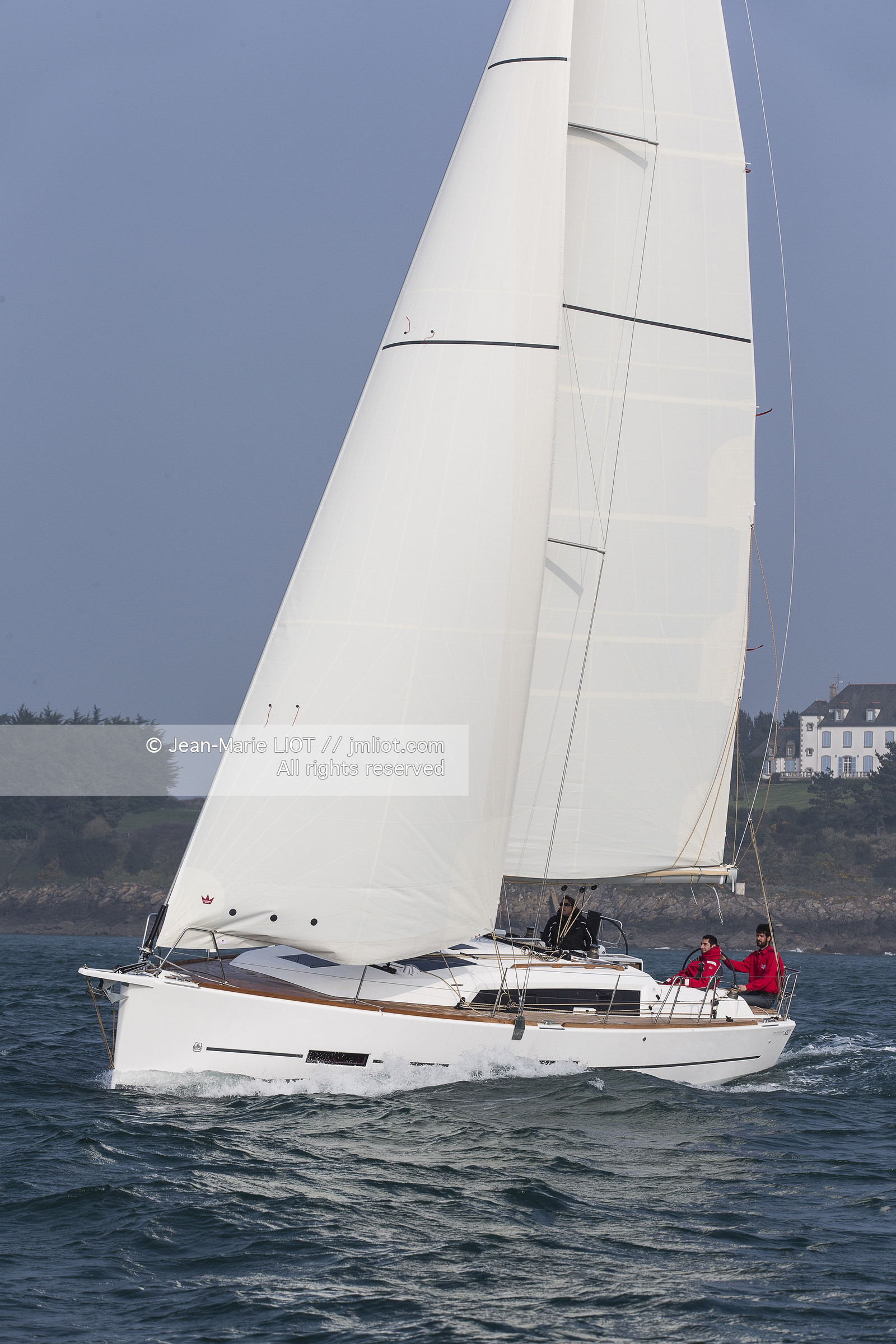 VOILE MAGAZINE - 100 MILLES A BORD