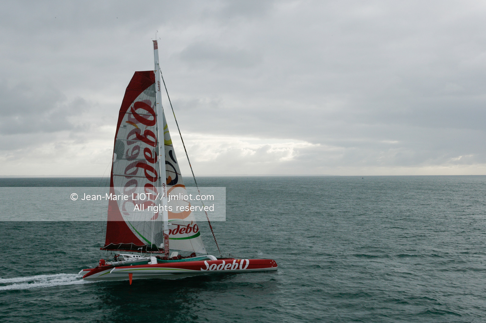 MAXI TRIMARAN SODEBO - THOMAS COVILLE - RECORD TOUR DU MONDE EN SOLITAIRE - 2008..