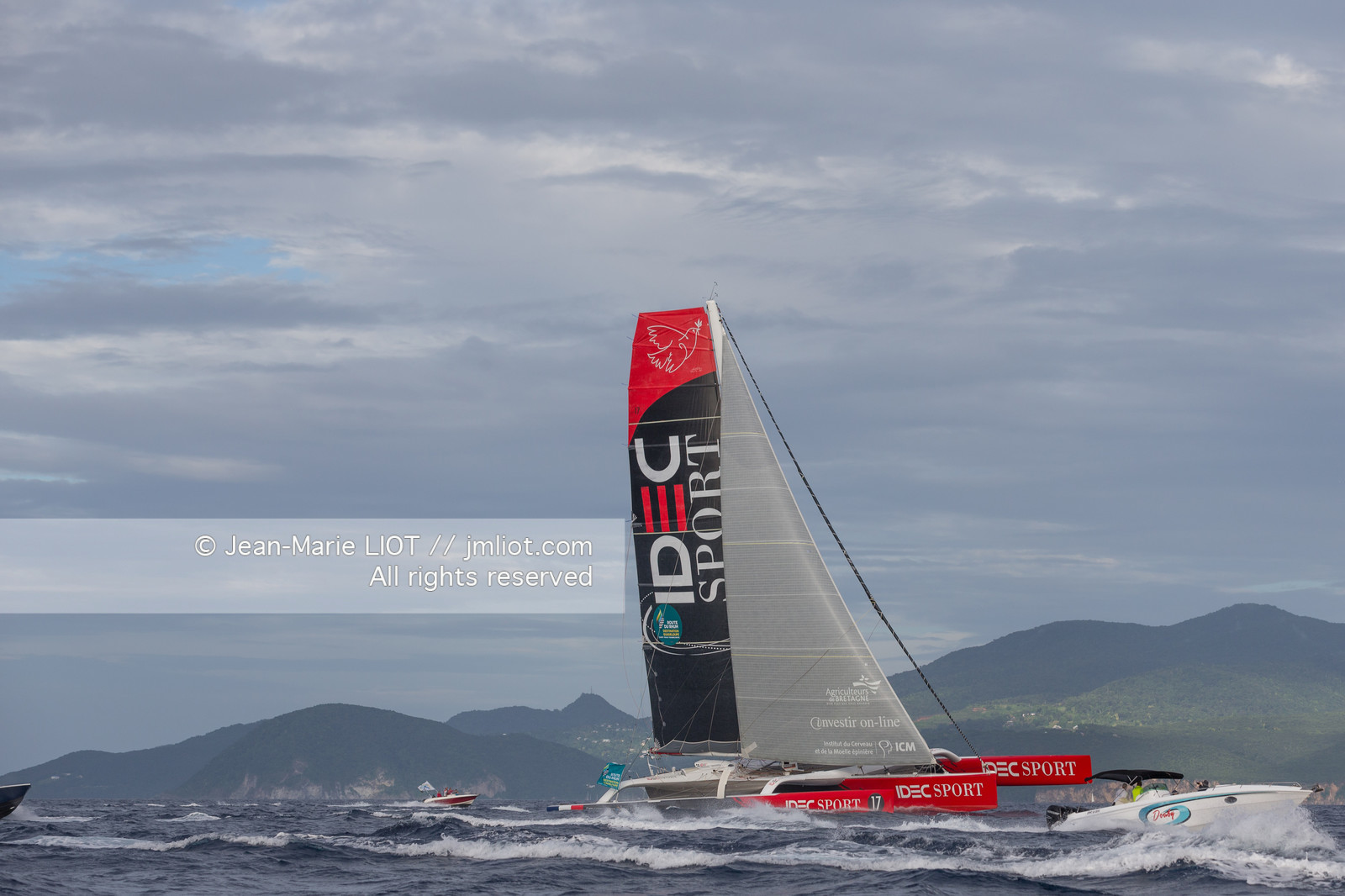FRANCIS JOYON - ROUTE DU RHUM 2018 - ARRIVEE