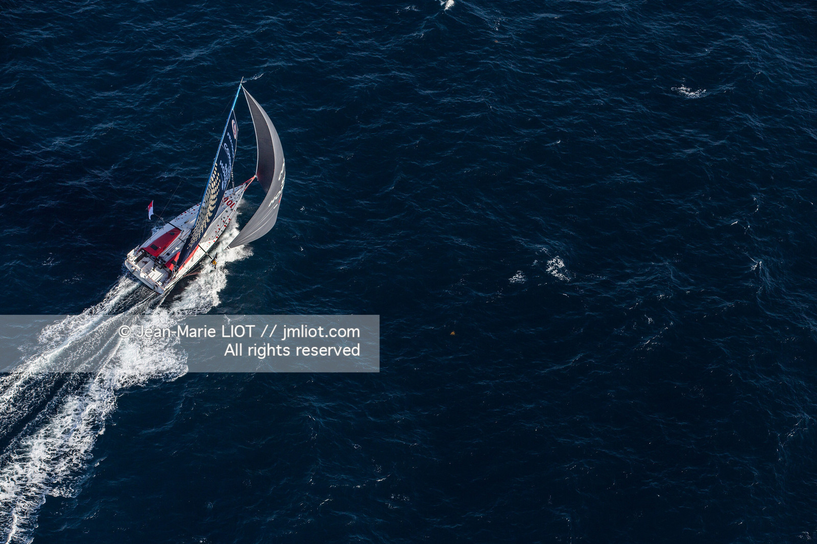 ERIC BELLION - COMME UN SEUL HOMME - VENDEE GLOBE 2016-2017