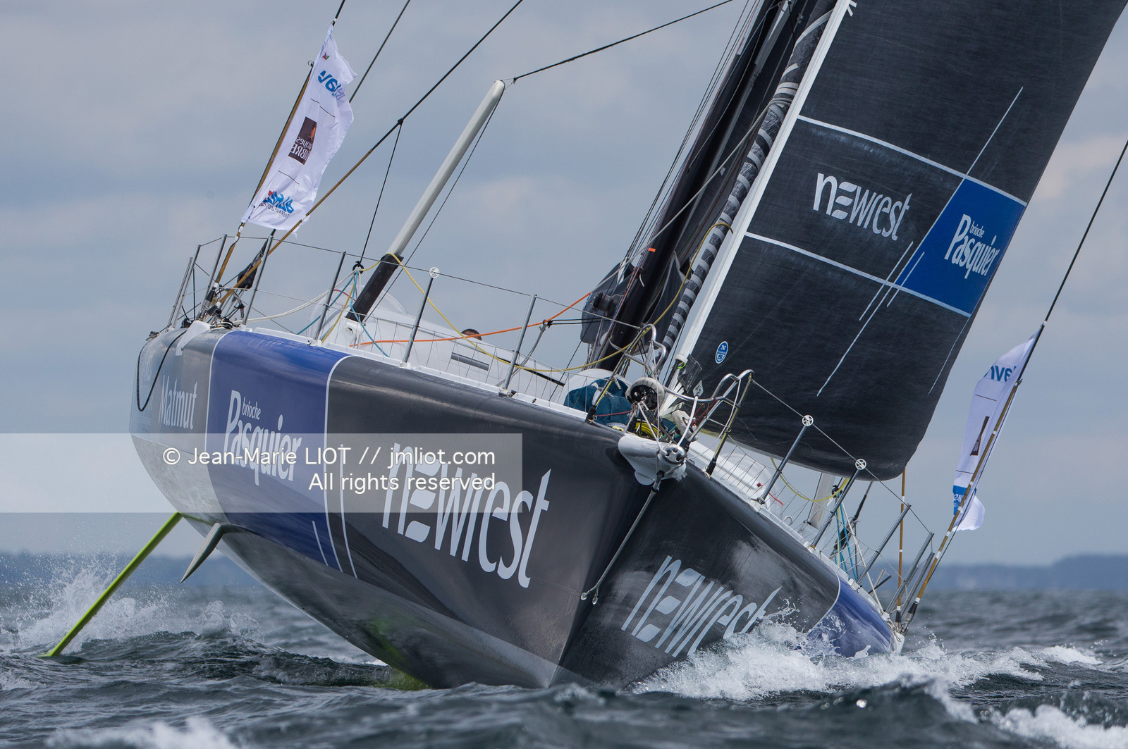 FABRICE AMEDEO - IMOCA NEWREST-BRIOCHE PASQUIER 2017 - TJV