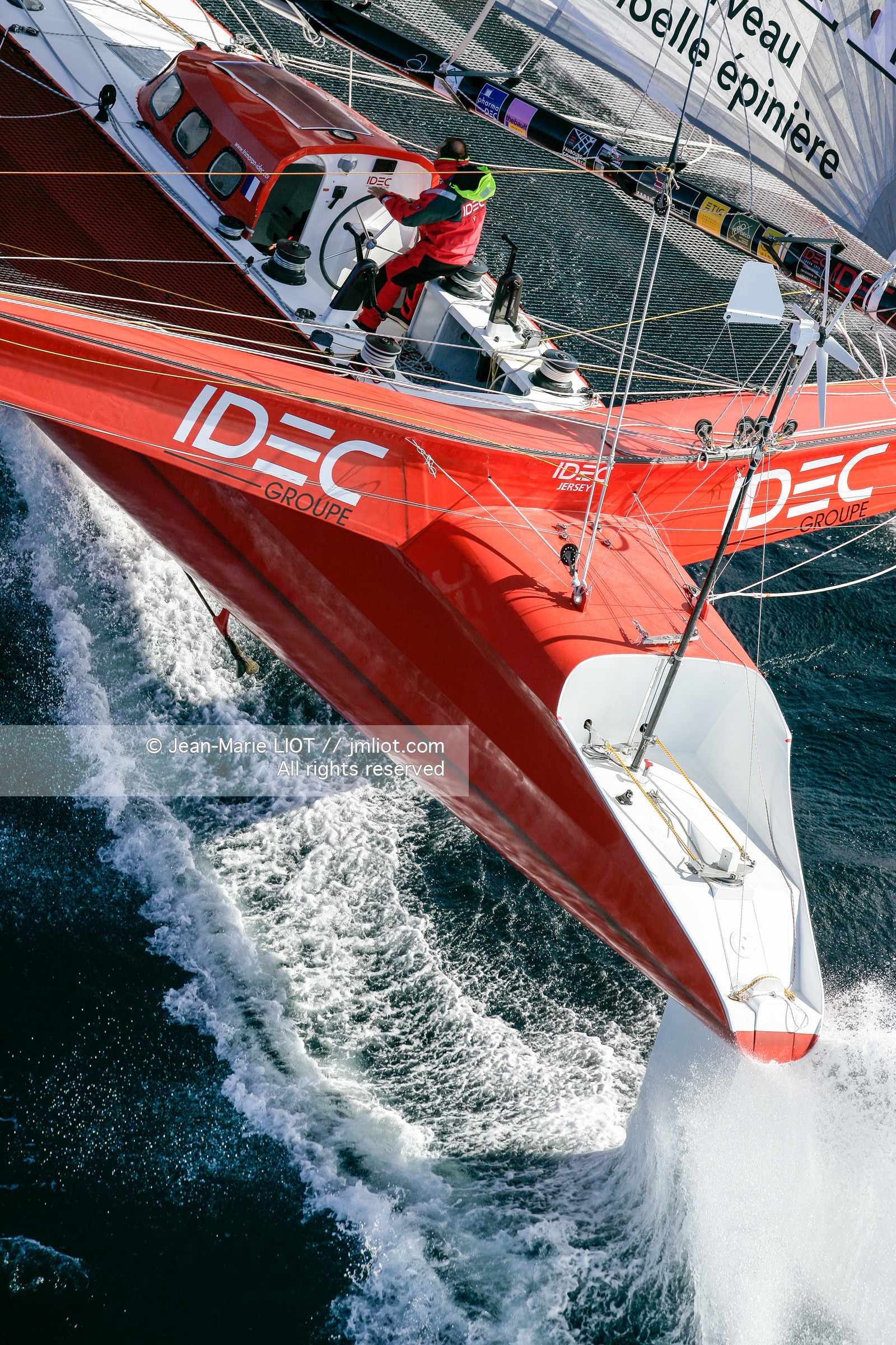 FRANCIS JOYON A L'ENTRAINEMENT SUR IDEC