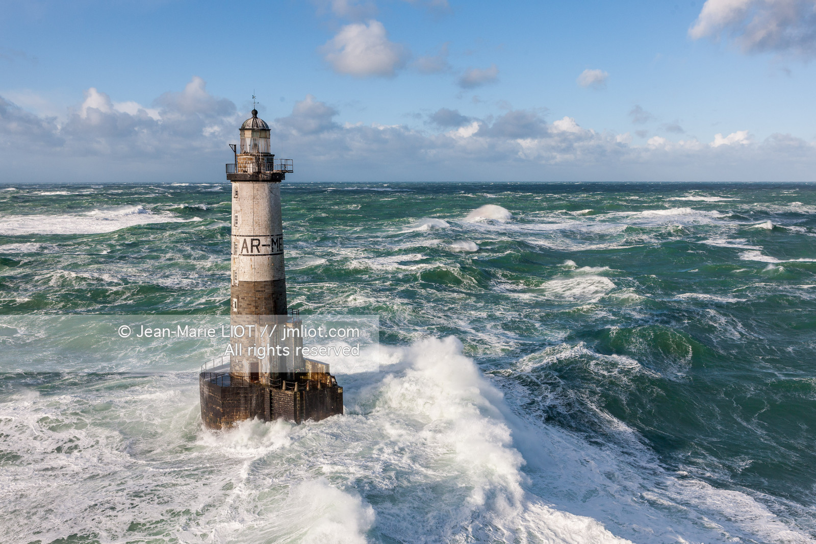 PHARES DANS LA TEMPËTE.