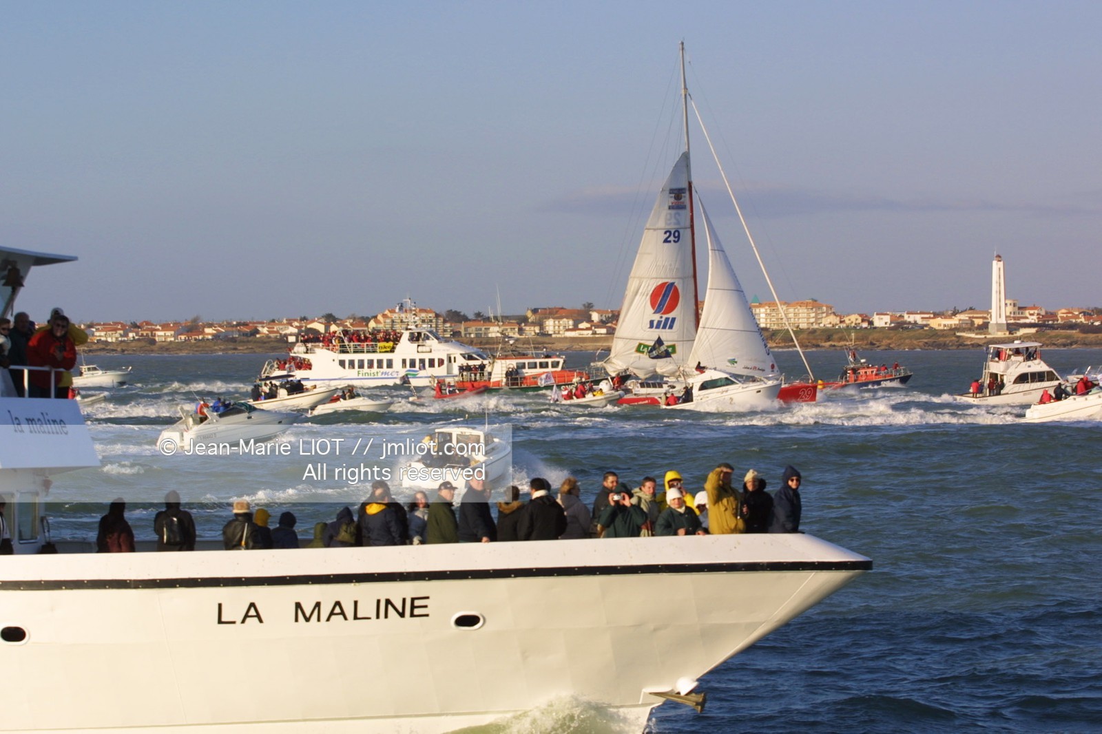 VENDEE GLOBE 2001- ARRIVEE ROLAND JOURDAIN