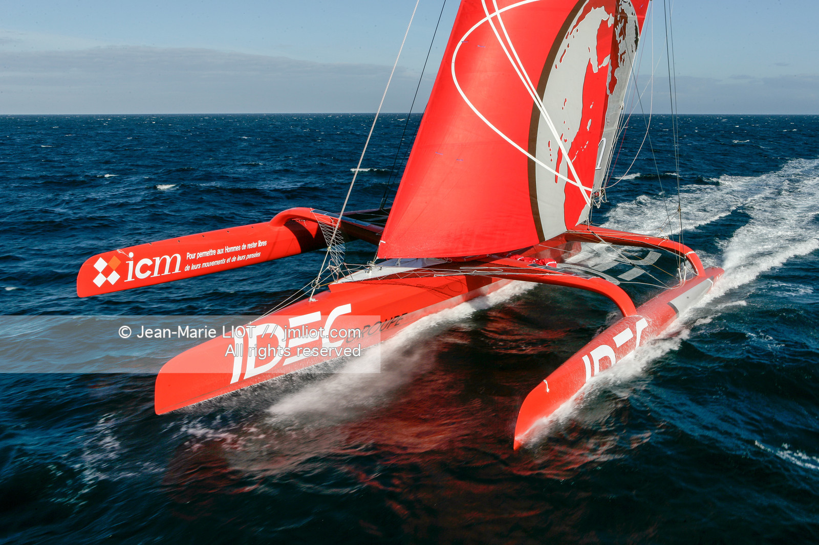 FRANCIS JOYON A L'ENTRAINEMENT SUR IDEC