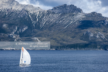 090107VG09090105FONCIA_L7A4747