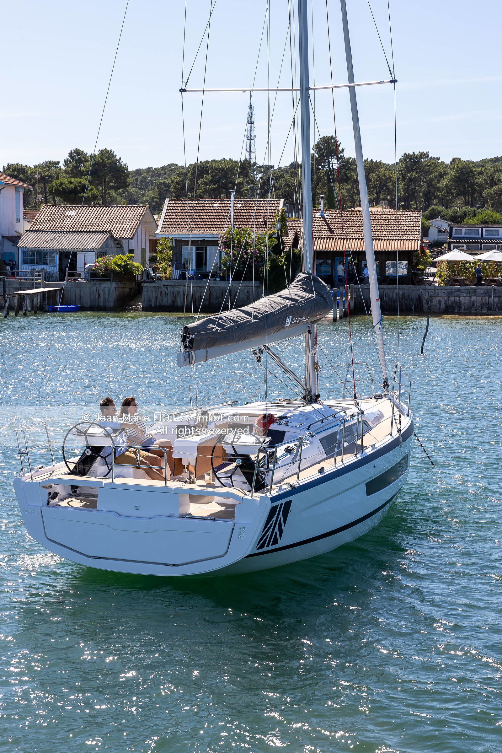 DUFOUR YACHTS 2022 - DUFOUR 37