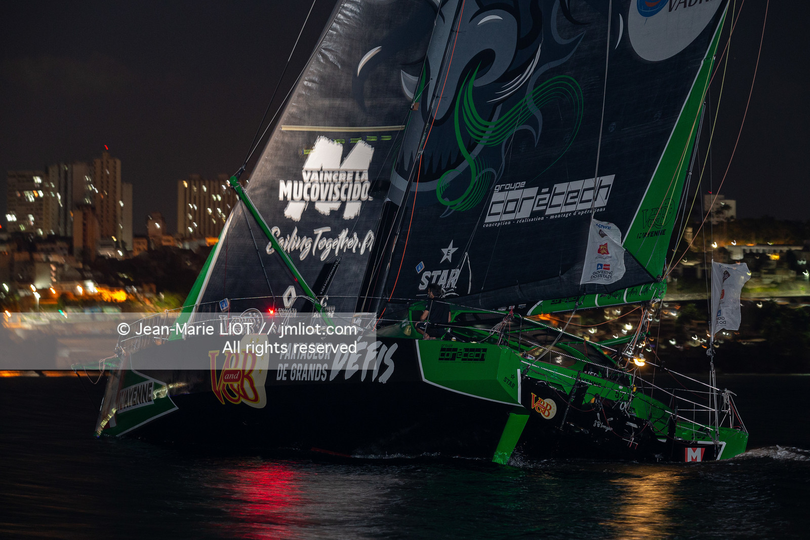 Transat Jacques Vabre 2019, arrivée à Salvador de Bahia, de Maxime Sorel et Guillaume Le Brec à bord de l'Imoca V and B le 12 novembre 2019.Photo © Jean-Marie Liot   AleA.