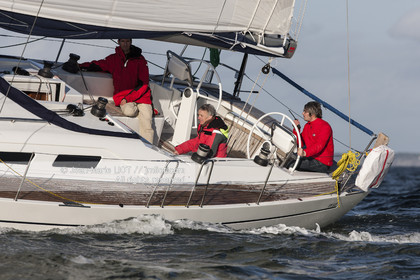 VOILE MAGAZINE - 100 MILLES A BORD