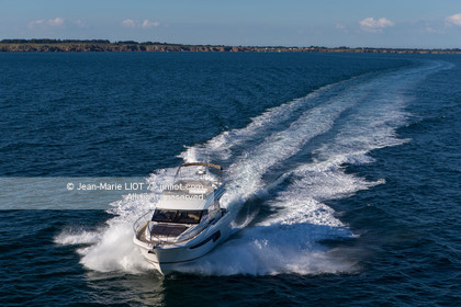 PRESTIGE  YACHT - PRESTIGE 520