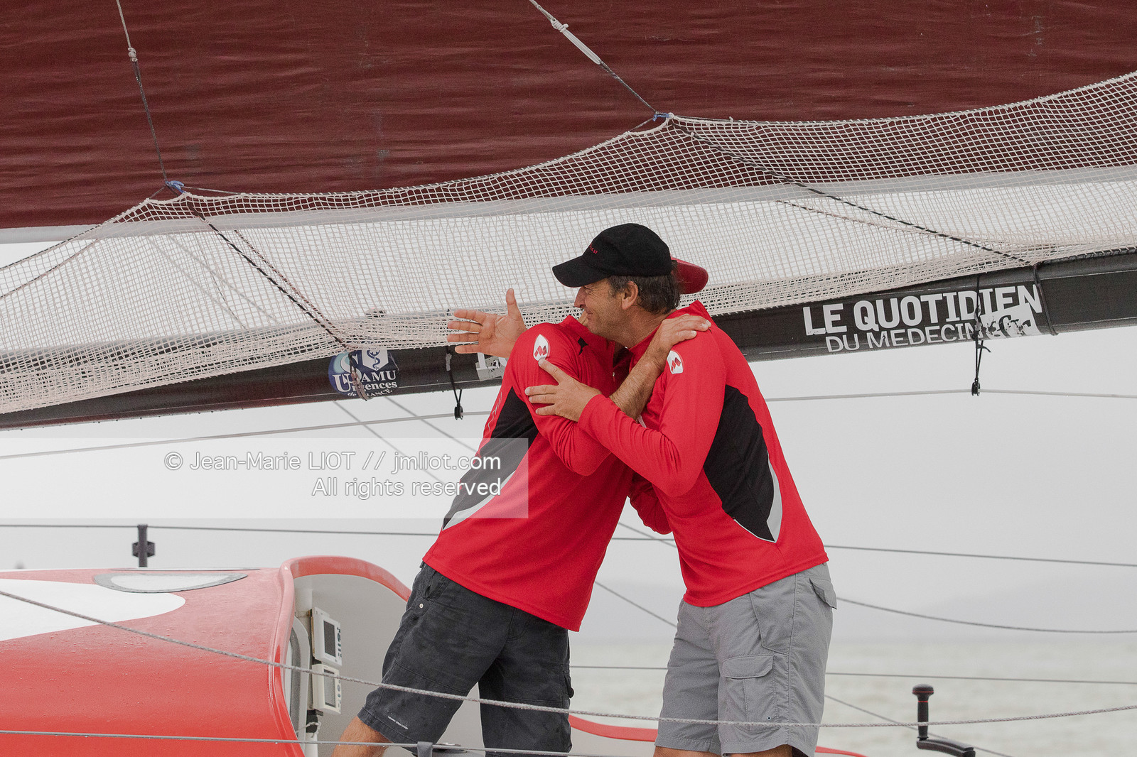 Itajaï (Brazil) le 13 novembre 2015, arrivée de Bertrand de broc et Marc Guillemot à bord de l'imoca MACSF. Photo © Jean-Marie Liot   DPPI..