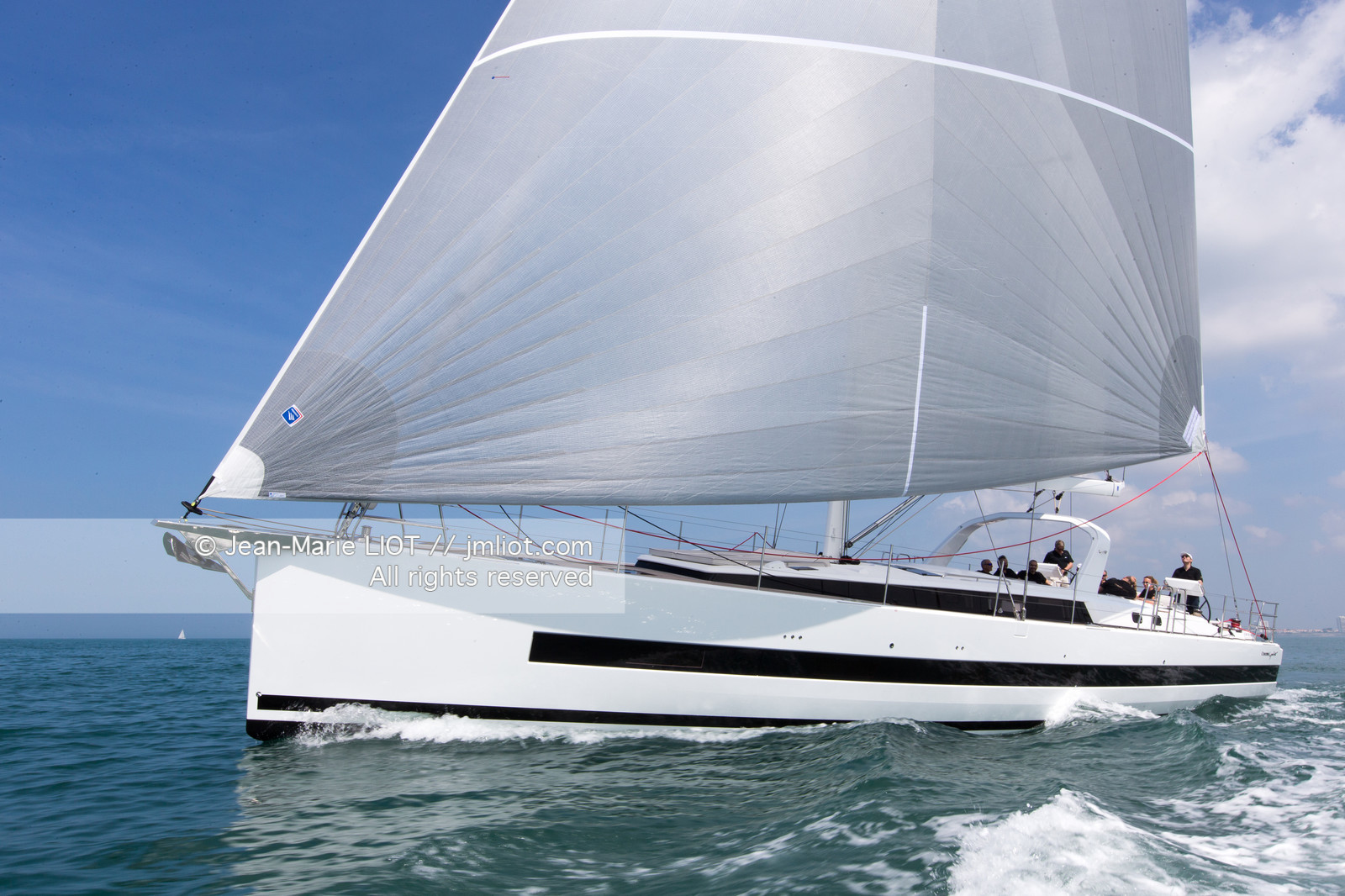 OCEANIS YACHT 62