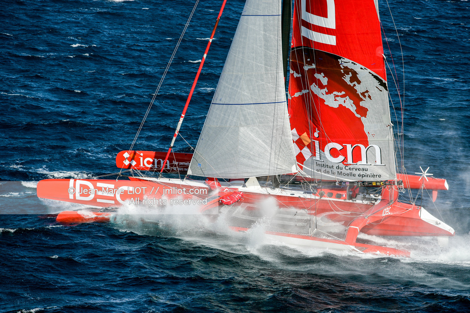 FRANCIS JOYON A L'ENTRAINEMENT SUR IDEC