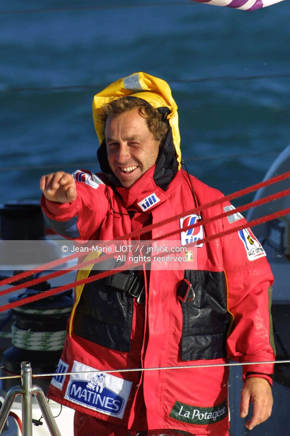 VENDEE GLOBE 2001- ARRIVEE ROLAND JOURDAIN