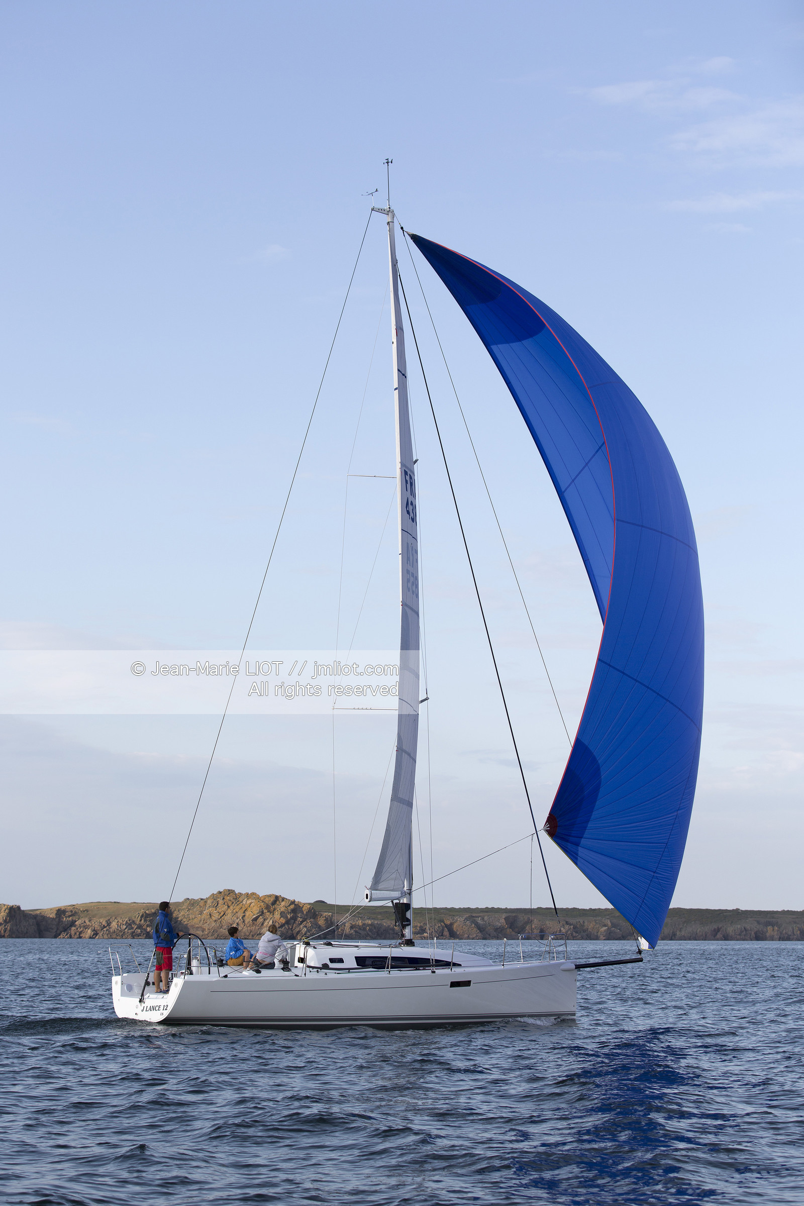 J COMPOSITES 2016 - J112E