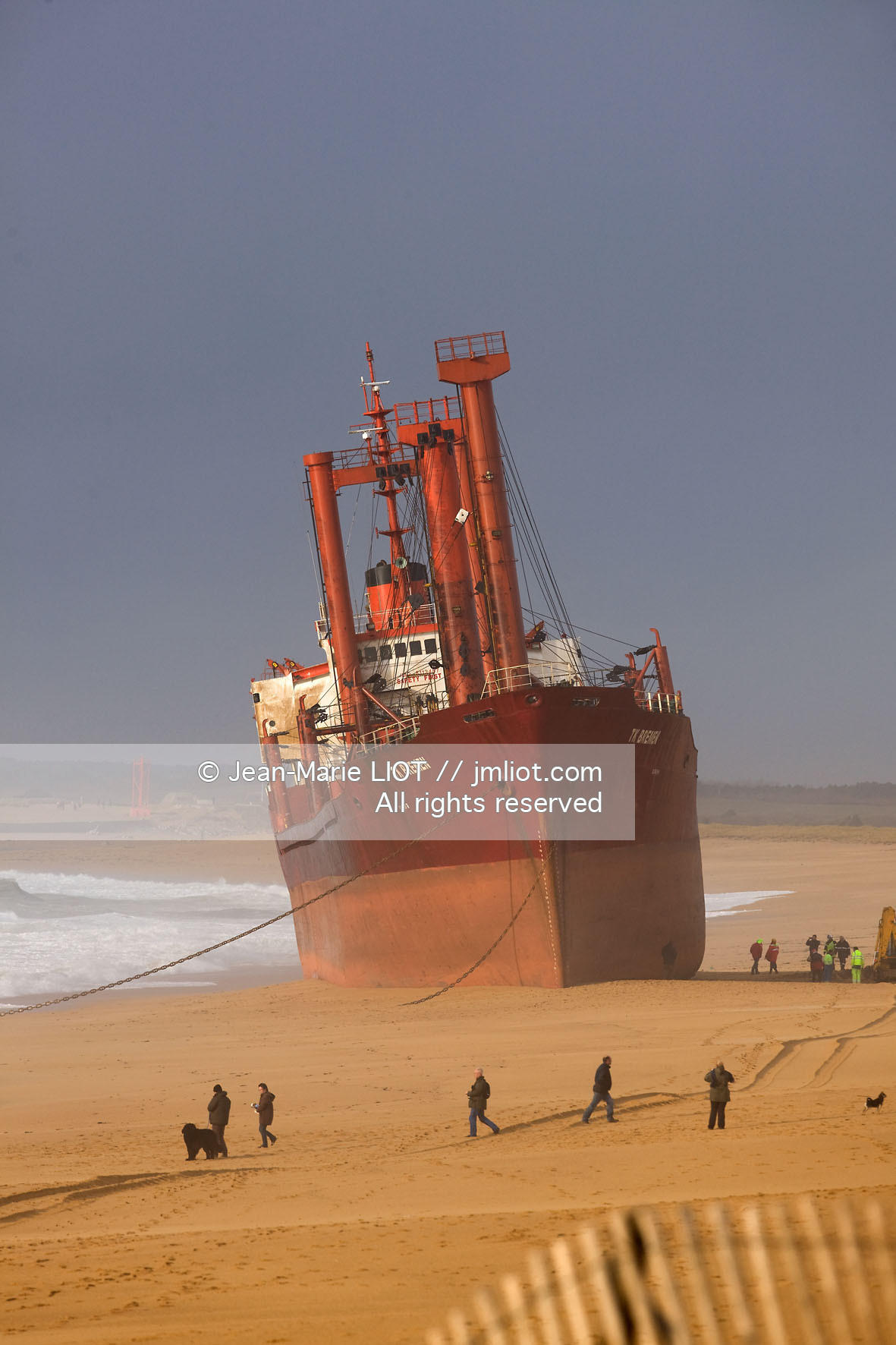 Erdeven, cargo échoué sur la plage