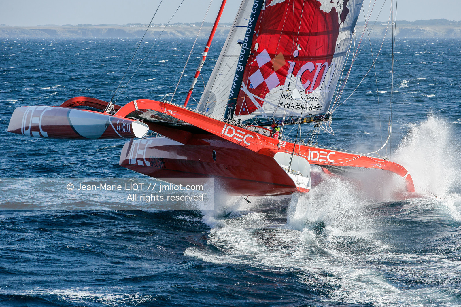 FRANCIS JOYON A L'ENTRAINEMENT SUR IDEC