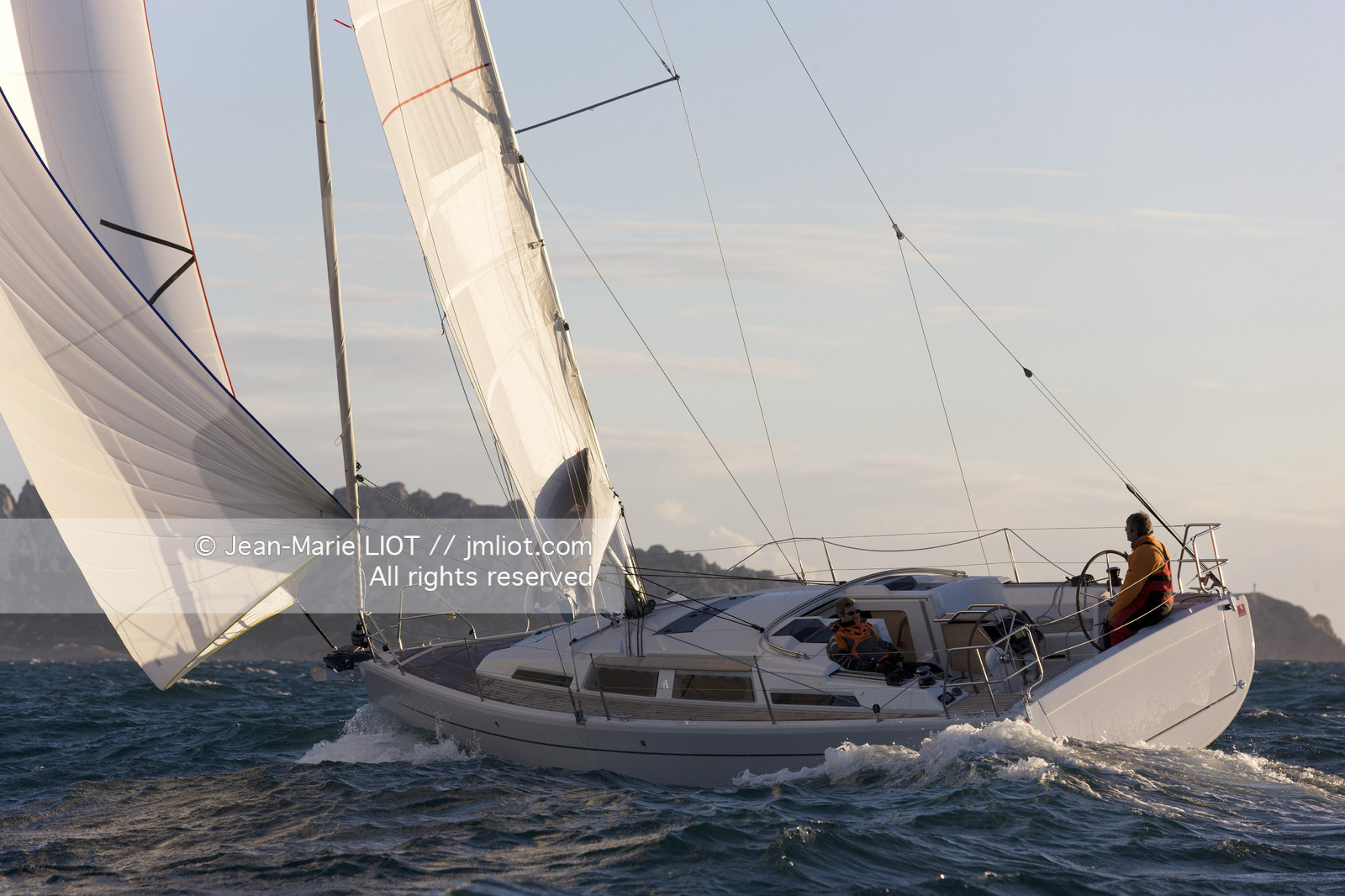 VOILE MAGAZINE - 100 MILLES A BORD