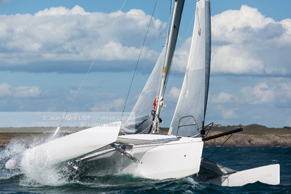 VOILE MAGAZINE - CORSAIR CRUZE 970