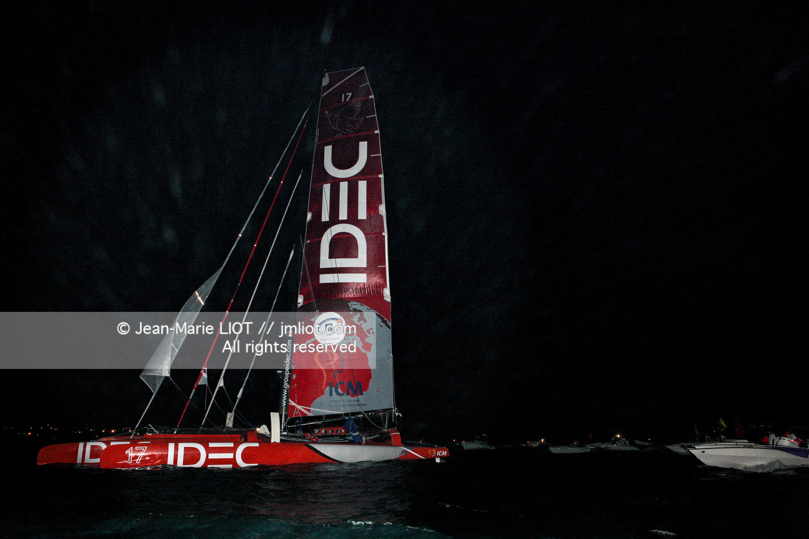 ROUTE DU RHUM 2010 - ARRIVEE DE FRANCIS JOYON