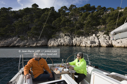 VOILE MAGAZINE - 100 MILLES A BORD