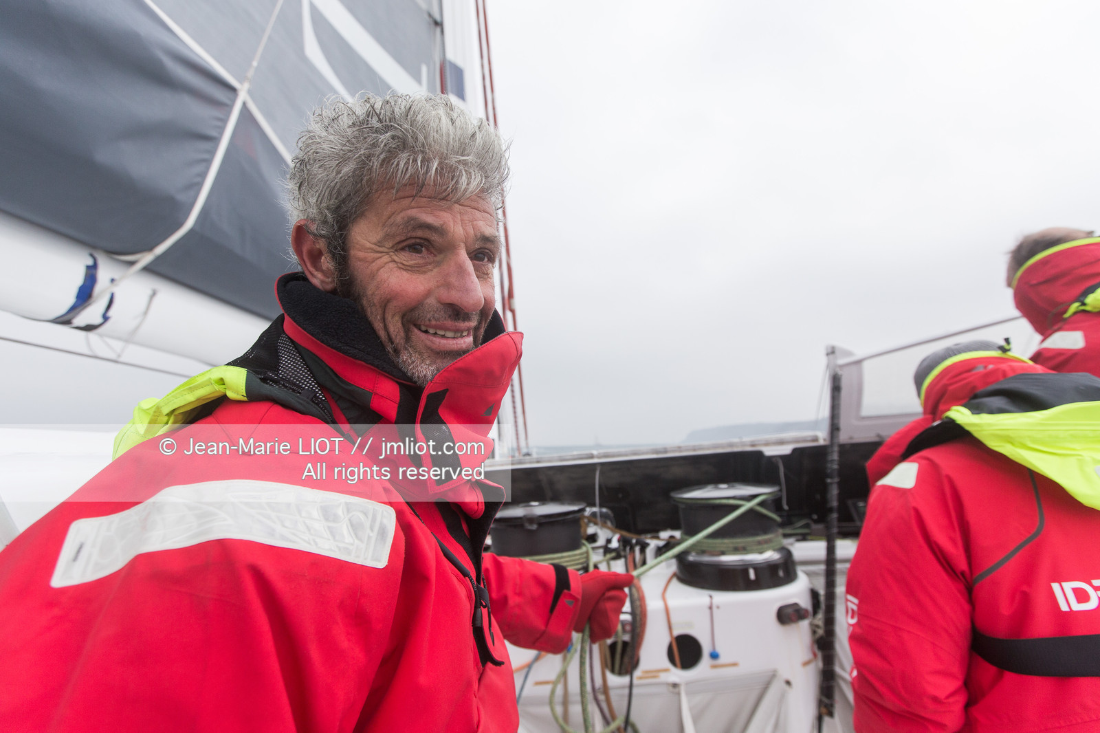 IDEC SPORT- ARRIVEE  RECORD TROPHEE JULES VERNE