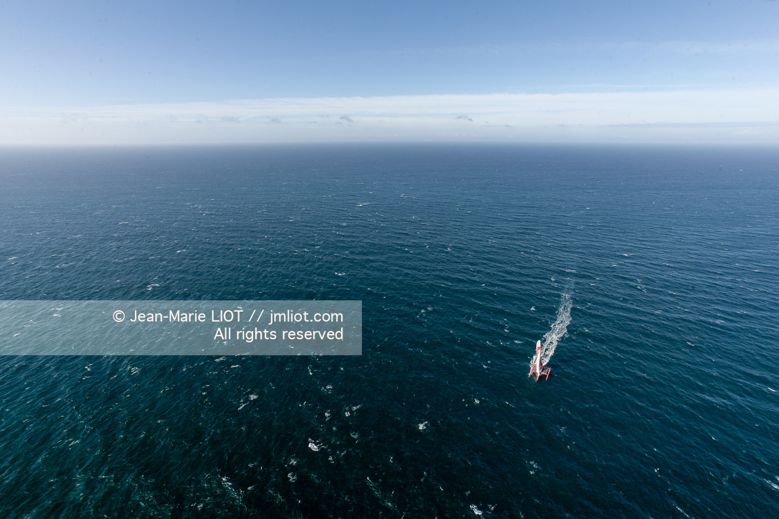 FRANCIS JOYON A L'ENTRAINEMENT SUR IDEC