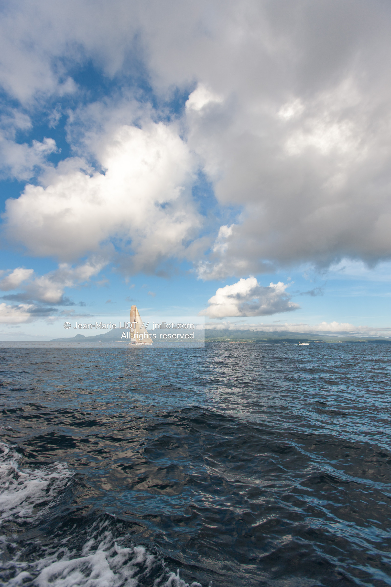 ROUTE DU RHUM 2010 - ARRIVEE DE ARMEL LE CLEAC'H