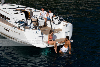 CHANTIER JEANNEAU 2011