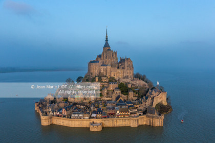 LE MONT SAINT-MICHEL