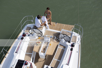 Ile de Ré, 23 09 2015, pour le chantier Jeanneau, le nouveau Jeanneau Sun Odyssey 419. Photo © Jean-Marie LIOT   Jeanneau