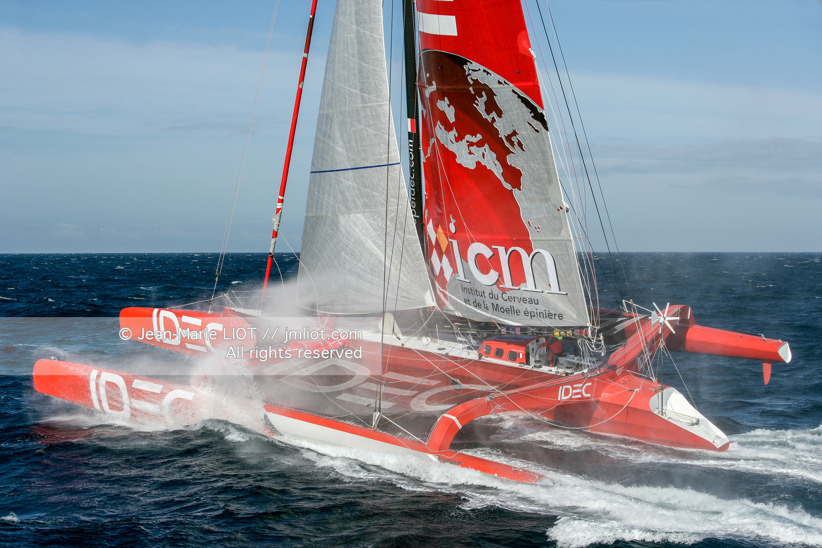 FRANCIS JOYON A L'ENTRAINEMENT SUR IDEC