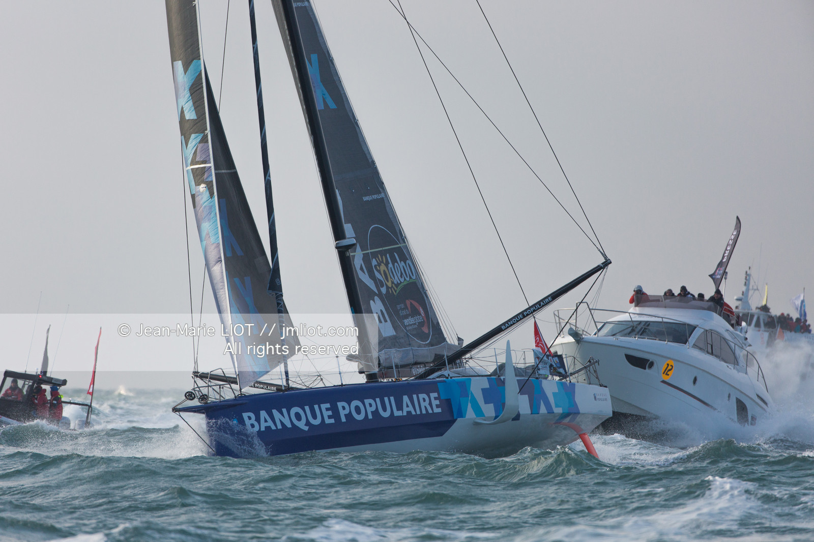 Les Sables d'Olonne, le 19 janvier 2017 arrivée d'Armel Le Cléac'h (FR) skipper de l'imoca Banque Populaire arrive 1er du Vendee globe 2016-2017. Photo © Jean-Marie Liot   DPPI