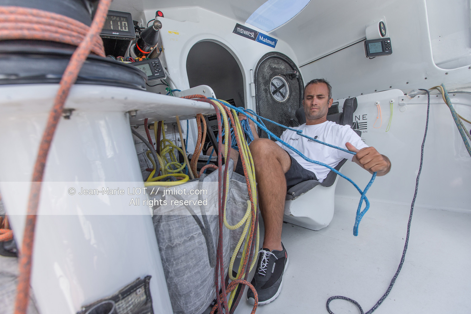 FABRICE AMEDEO - NEWREST MATMUT - VENDEE GLOBE 2016-2017