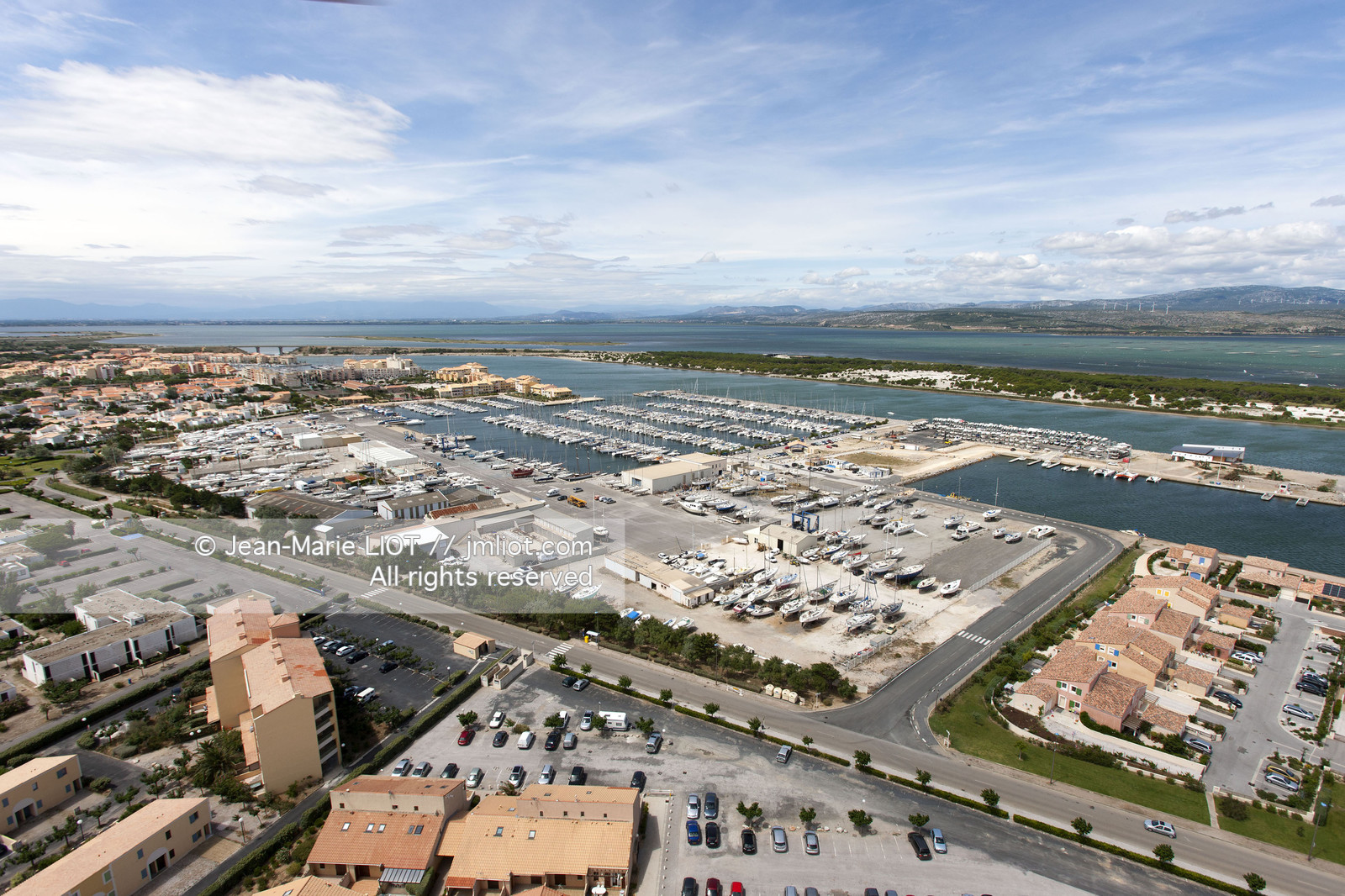 Leucate est une station balnéaire située dans le Golfe du Lion à mi chemin entre Narbonne et Perpignan dans le département du Languedoc-Roussillon..photo © jean-Marie Liot.