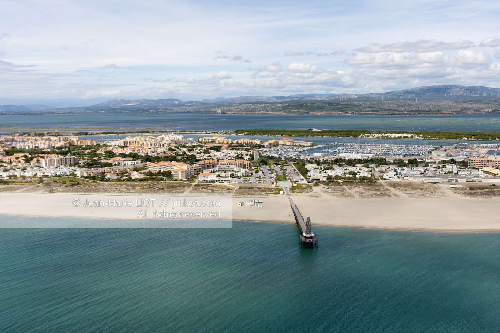 Leucate est une station balnéaire située dans le Golfe du Lion à mi chemin entre Narbonne et Perpignan dans le département du Languedoc-Roussillon..photo © jean-Marie Liot.