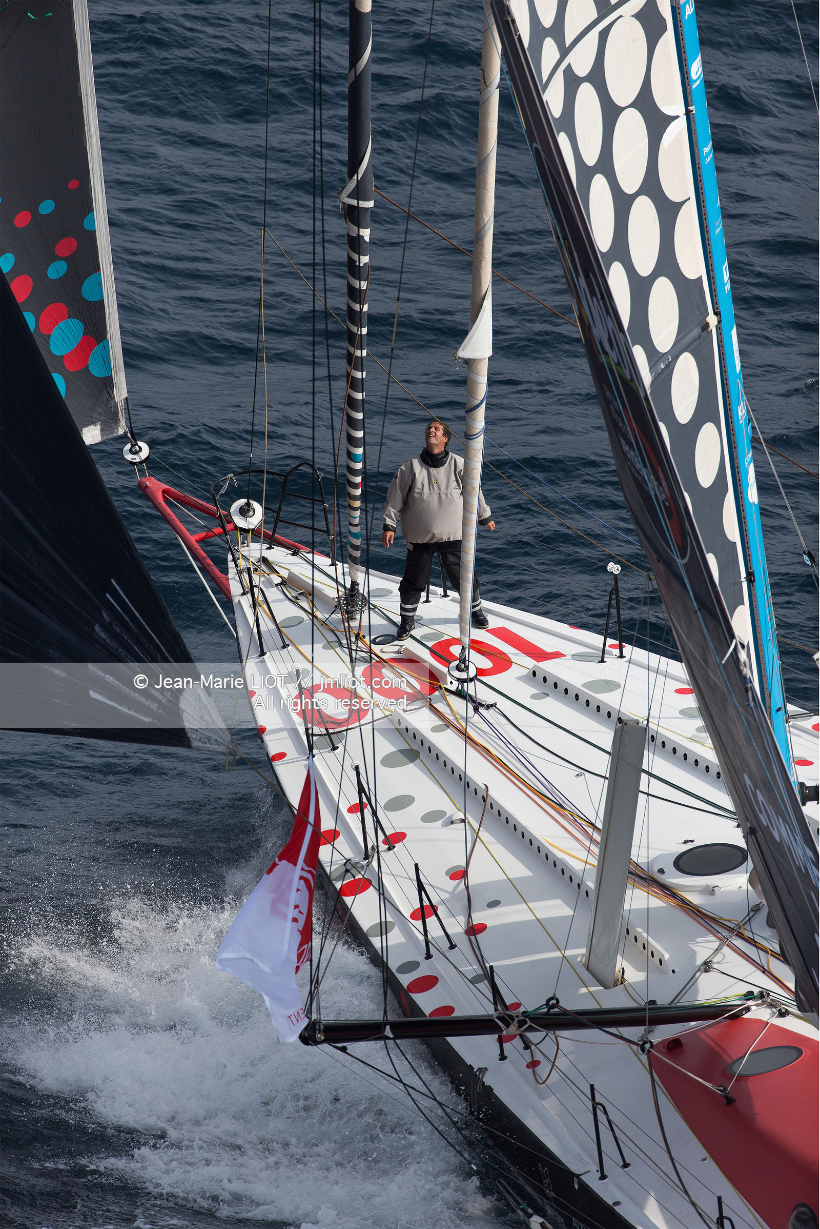 ERIC BELLION - COMME UN SEUL HOMME - VENDEE GLOBE 2016-2017