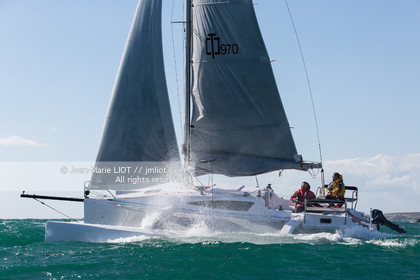 VOILE MAGAZINE - CORSAIR CRUZE 970