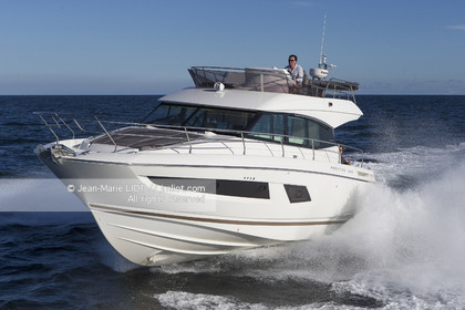 PRESTIGE 420 - PRESTIGE YACHTS