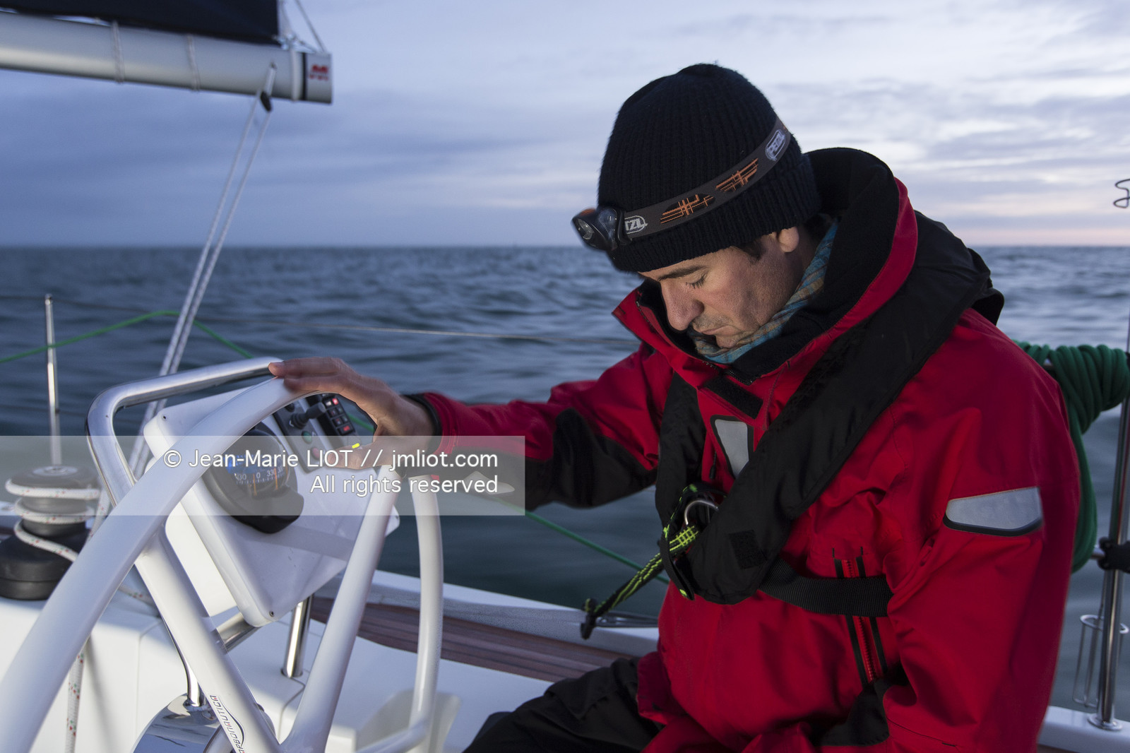 VOILE MAGAZINE - 100 MILLES A BORD