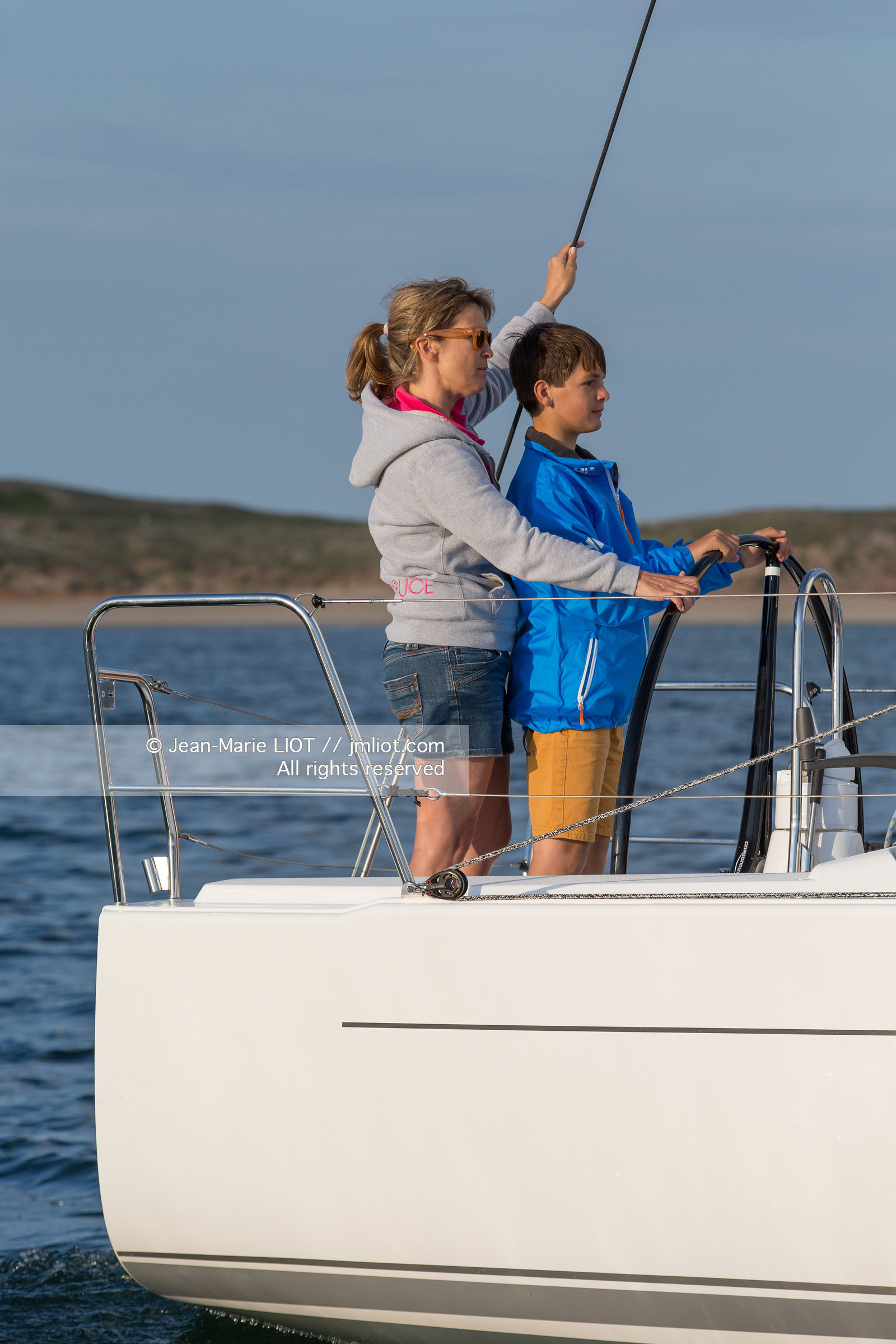 J COMPOSITES 2016 - J112E