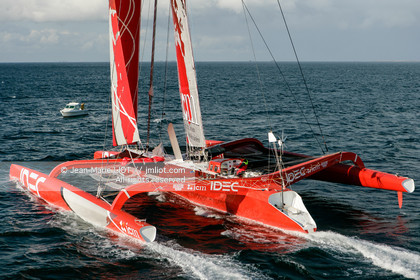 SAILING IDEC & FRANCIS JOYON