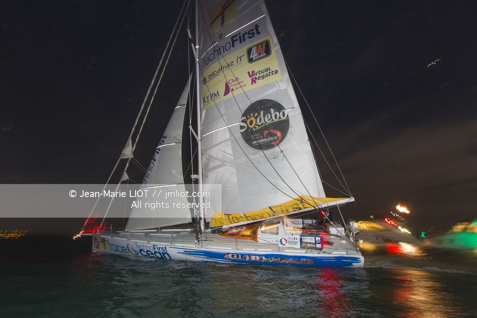 VENDEE GLOBE 2016-2017 - SEBASTIEN DESTREMAU - TECHNOFIRST - ARRIVEE